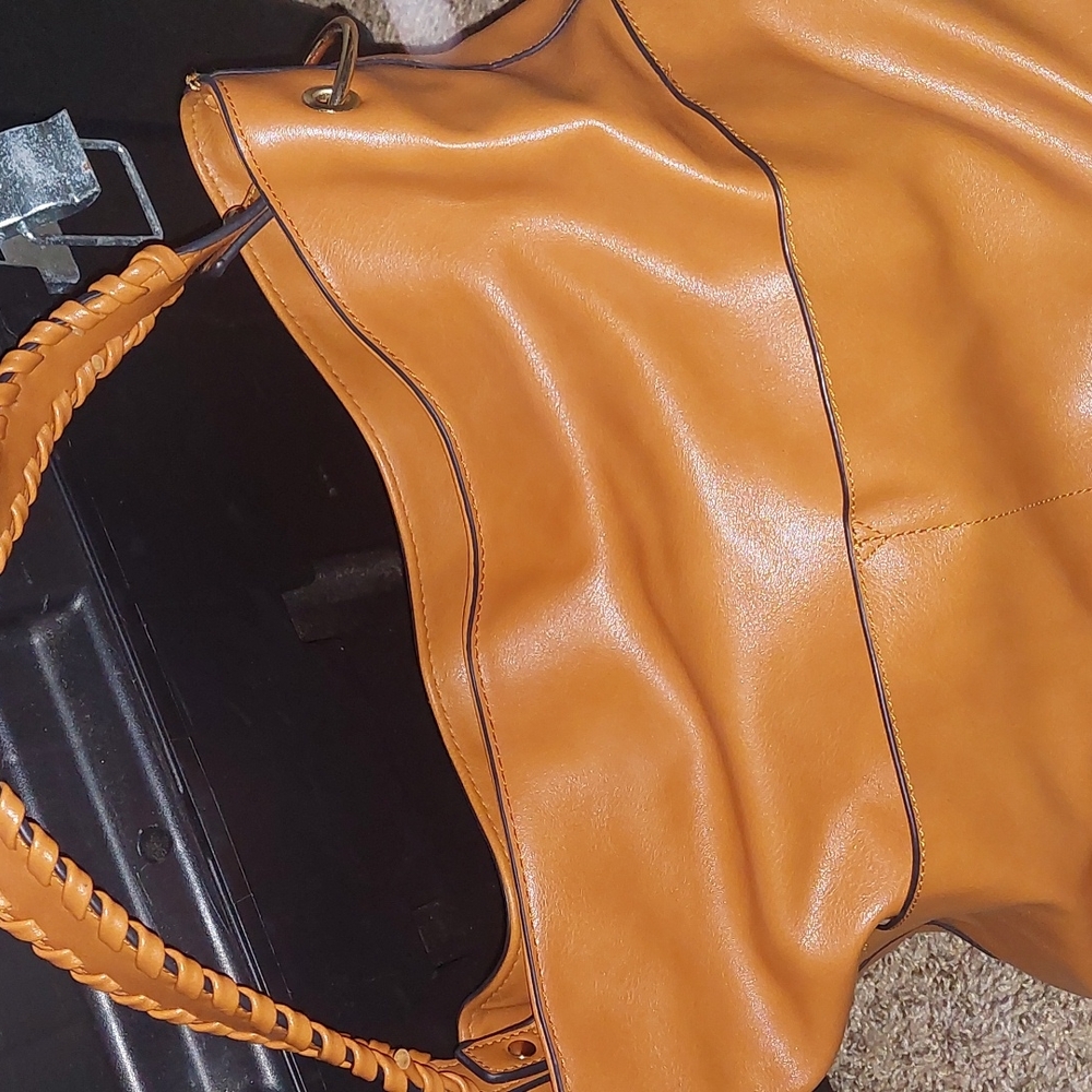 Handbag - Picture 6 of 7